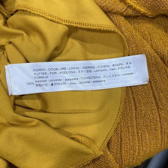 Glittery Gold Zara V neck dress - Picture 6 of 6